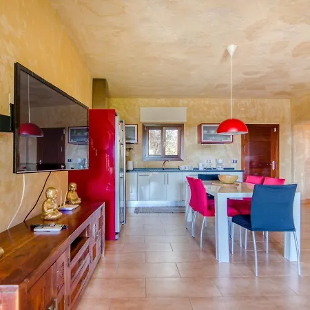 Serene In Ibiza With Private Swimming Pool Будинок відпочинку